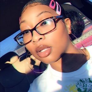 Meet your Posher, Arina